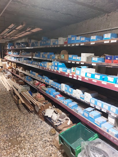 Quincallerie Staub, Quincaillerie à Novalaise