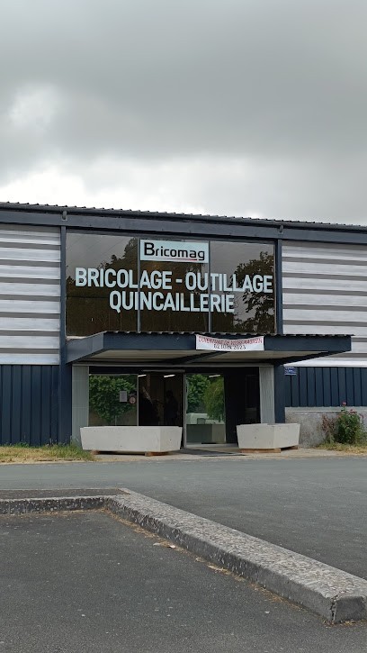 Bricomag, Quincaillerie à Mirebeau